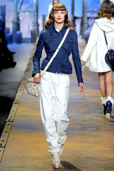 Look 2
